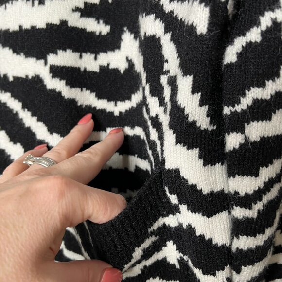 Sioni Zebra Duster Cardigan Size Large Viscose Black White NWT - Picture 4 of 11